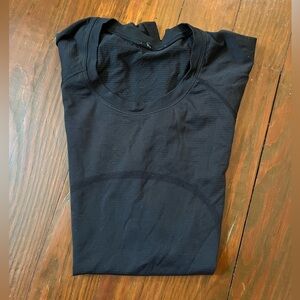 Lululemon short sleeve swiftly tech size 8